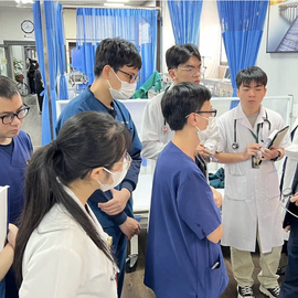 Đánh giá bác sĩ nội trú sau năm thứ nhất nên thế nào?