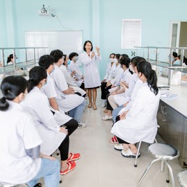 Nghị định 182 và câu chuyện giữ chân người làm giáo dục