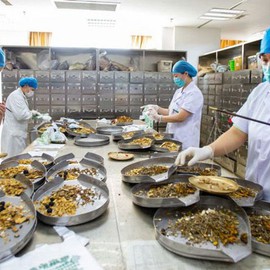 Bảo hiểm y tế và bài toán chi trả thuốc y học cổ truyền