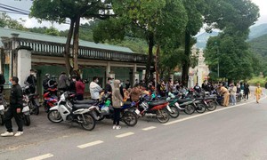 Công an Tam Đảo bắt 190 nam nữ thanh niên tụ tập đua xe