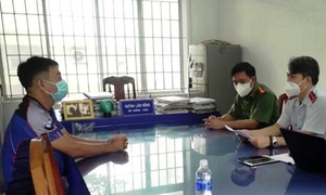 Lên facebook 'xúi' người dân không tiêm vaccine COVID-19, phạt 7,5 triệu đồng