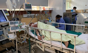 Cảnh báo về tình trạng ngộ độc rượu "rởm" sau Tết