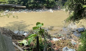 Nghẹt thở vì rác tại 'thủ phủ' phế liệu lớn nhất Hà Nội