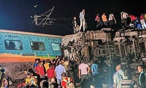 100 thi thể sau tai nạn đường sắt ở Ấn Độ chưa được xác định danh tính