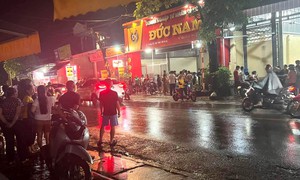 VIDEO: 2 đối tượng manh động cướp cửa hàng vàng ở Hải Dương, đã có nổ súng