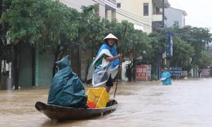 Siêu bão Man-Yi có thể gây mưa rất lớn cho miền Trung