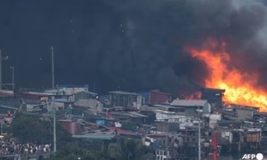 Hỏa hoạn tại khu ổ chuột ở Manila, 1.000 ngôi nhà bị thiêu rụi trong biển lửa