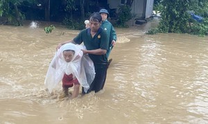 Biển Đông đón bão số 10, Trung Bộ và Nam Bộ mưa lớn