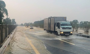 Cao tốc Hà Nội-Thái Nguyên lại phát sinh thêm điểm ngập lụt mới do nước lũ