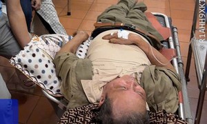 Cảnh sát giao thông Hải Phòng cứu người nghi bị đột quỵ trên Quốc lộ 5