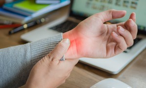 Cảnh gi&#225;c biến chứng nặng khi điều trị hội chứng ống cổ tay kh&#244;ng đ&#250;ng c&#225;ch