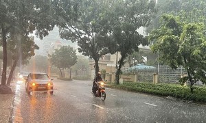 Miền Bắc ngày nắng, chiều tối có mưa dông rải rác