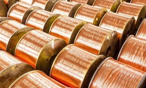 Giá kim loại đồng tại sàn giao dịch LME tăng cao