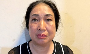 Tạm giữ đối tượng có hành vi chống đối, ném chất bẩn vào lực lượng công an