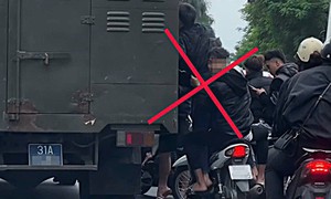 Xử lý nhóm thanh niên đeo bám xe chở phạm nhân trên phố Lê Đức Thọ