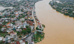 Lũ ở Huế có thể vượt mức đỉnh lịch sử, nhiều nơi ngập lụt