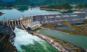 Tiếp tục đóng cửa xả thủy điện Tuyên Quang ứng phó với mưa lớn