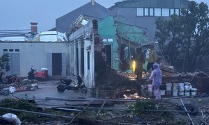 Bão Matmo đã vào Vịnh Bắc Bộ, gió giật cấp 15 gây mưa lớn từ đêm nay