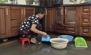 Hà Nội: Sau một tuần ngập lụt, phố Miêu Nha dần trở lại nhịp sống thường ngày