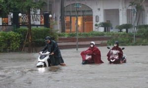 Ngày mai Hà Nội có còn mưa lớn?