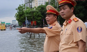 Hà Nội tập trung khắc phục 62 điểm ngập úng, đảm bảo giao thông an toàn