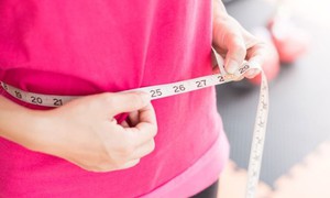 Cần đi bộ bao nhiêu để giảm mỡ bụng sau 50 tuổi?