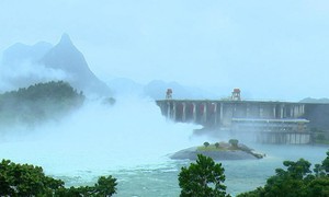 Thủy điện Tuyên Quang liên tiếp xả lũ, 3 tỉnh thành ứng phó