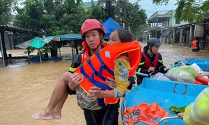 Gia đình được cứu trong lũ, người đàn ông viết thư cảm ơn, 'xin nhận Huế làm quê hương thứ 2'