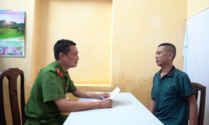 Tạm giữ đối tượng hành hung cảnh sát giao thông