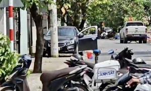 Phát hiện thi thể cô gái trong cốp ô tô đậu ven đường ở TPHCM