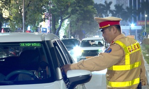 Huế xử lý hàng loạt trường hợp vi phạm nồng độ cồn trong ngày đầu ra quân đợt cao điểm