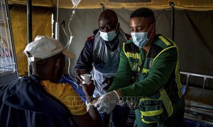 Nam Phi lần đầu thử nghiệm vaccine sản xuất trong nước sau 50 năm