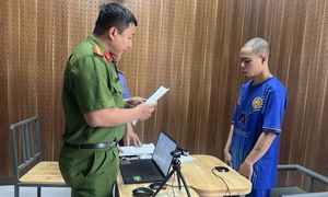 Đâm dao vào đùi tài xế Grab để cướp tài sản