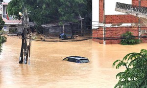Mưa lũ miền Trung khiến 41 người chết, hơn 50 nghìn ngôi nhà chìm trong nước