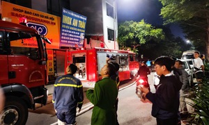 Cứu 5 người thoát đám cháy trong căn nhà trên phố Hà Nội