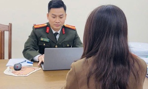 Tung tin 'quen bác sĩ được ưu tiên khám bệnh', một phụ nữ ở Hà Nội bị xử lý