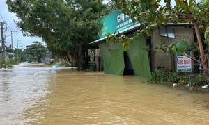 Mưa lũ lịch sử ở miền Trung ‘phơi bày’ nhiều bất cập trong quy trình vận hành hồ chứa