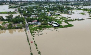 Bộ GD-ĐT sẽ cấp phát sách giáo khoa cho toàn bộ học sinh vùng lũ