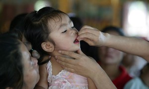 Cho trẻ uống vitamin A định kỳ - V&#236; sao cha mẹ tuyệt đối kh&#244;ng n&#234;n bỏ lỡ?