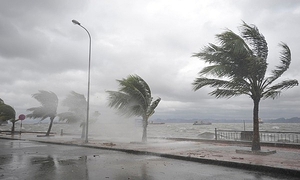 Bão số 15 sẽ hướng vào khu vực nào trên đất liền?