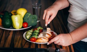 Giảm c&#226;n v&#224; điều chỉnh hormone từ chế độ ăn carb cycling