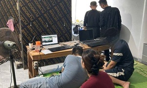 Lập kênh YouTube 'Phỉ Thúy Việt' và 'Phỉ Thúy Hùng Phát' livestream lừa đảo chiếm đoạt tài sản