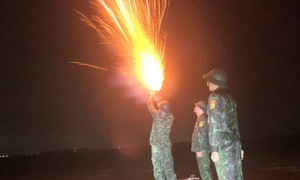 Huế vừa khắc phục hậu quả mưa lũ, vừa ứng phó với bão số 13