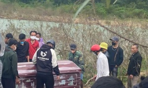 Xót xa người phụ nữ bị lũ cuốn tử vong để lại 3 đứa trẻ đáng thương