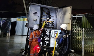 Vừa trải qua mưa lũ, Huế 'chi viện' Gia Lai khắc phục lưới điện sau bão số 13