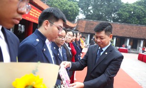 Bất ngờ mức thưởng kỷ lục cho học sinh giỏi Quốc gia, Quốc tế tại nhiều tỉnh thành