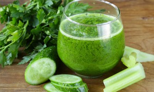 Cách nấu nước rau mùi detox (giải độc có thể)