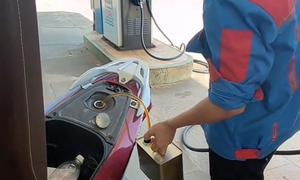 Làm rõ vụ nhân viên cây xăng từ chối nhận chuyển khoản, rút lại xăng của khách