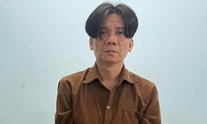 Bắt đối tượng giả vờ xem rồi cướp 1,5 lượng vàng ở TPHCM