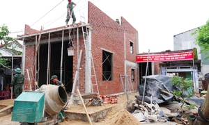 Từ đống hoang tàn sau lũ đến ngôi nhà mới vững chãi tình quân dân